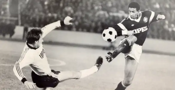 Akademi Sepak Bola dalam Menghasilkan Bintang Masa Depan